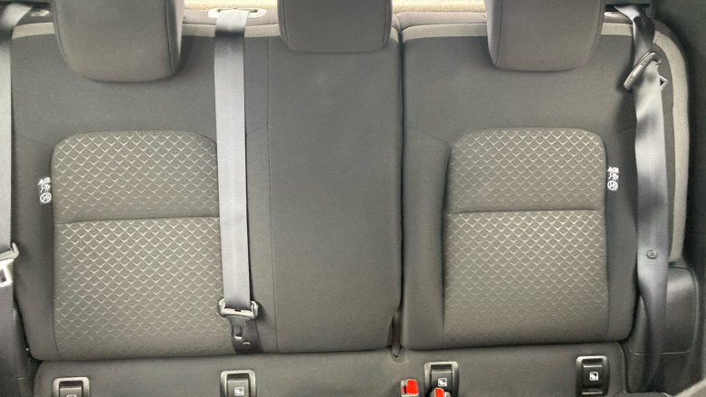 Nissan Juke 1.0 DiG-T 114 N-Connecta 5dr Petrol Hatchback